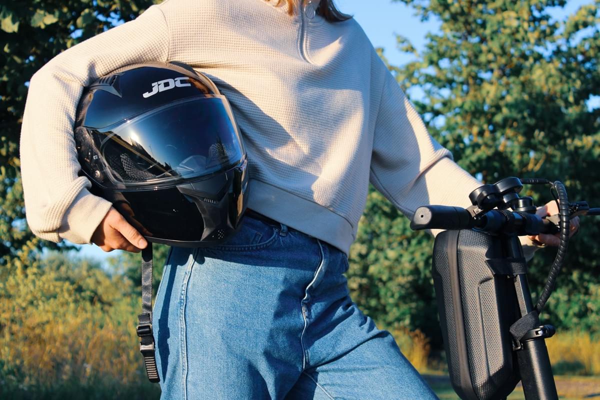 Your Guide to Choosing the Right Scooter Safety Gear - ...