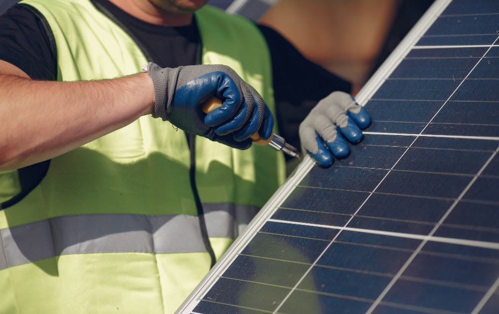 Cutting Costs and Carbon: Install Residential Solar Sydney in 2024