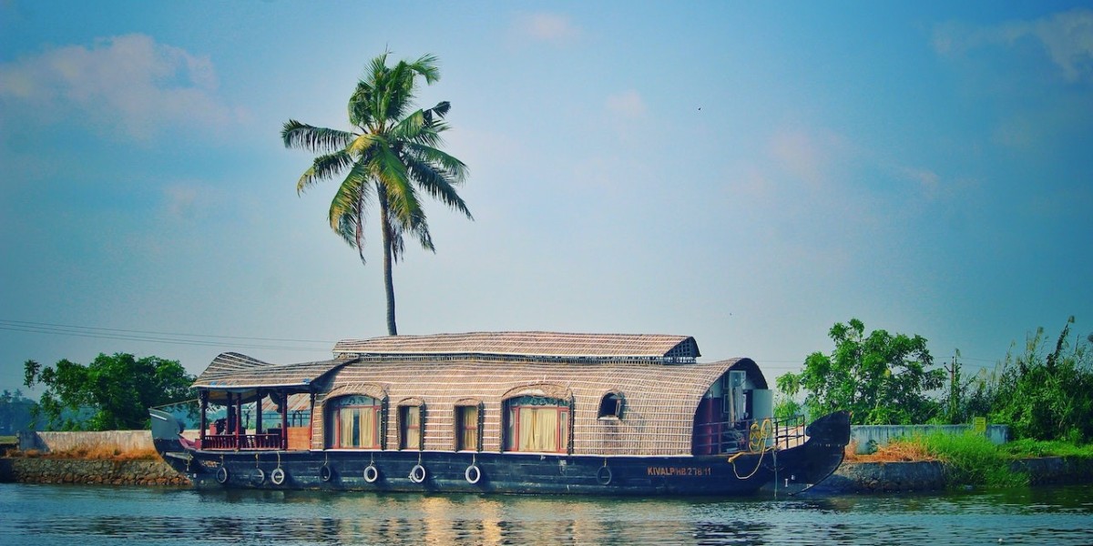 Kerala's Houseboat Tour