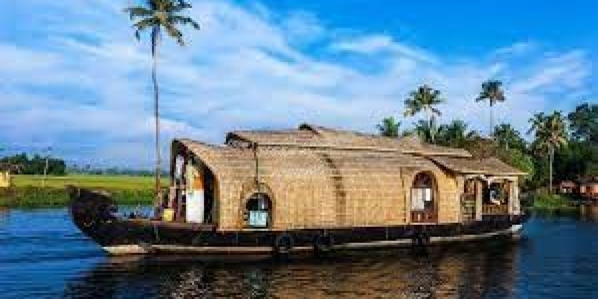 Sailing Through Serenity: Exploring Alappuzha with Kerala Houseboat Packages