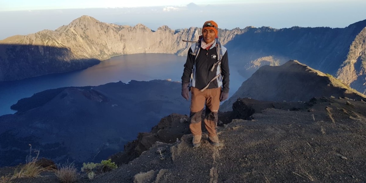 Decoding the Cost Structure: What to Expect When Planning Rinjani Trekking