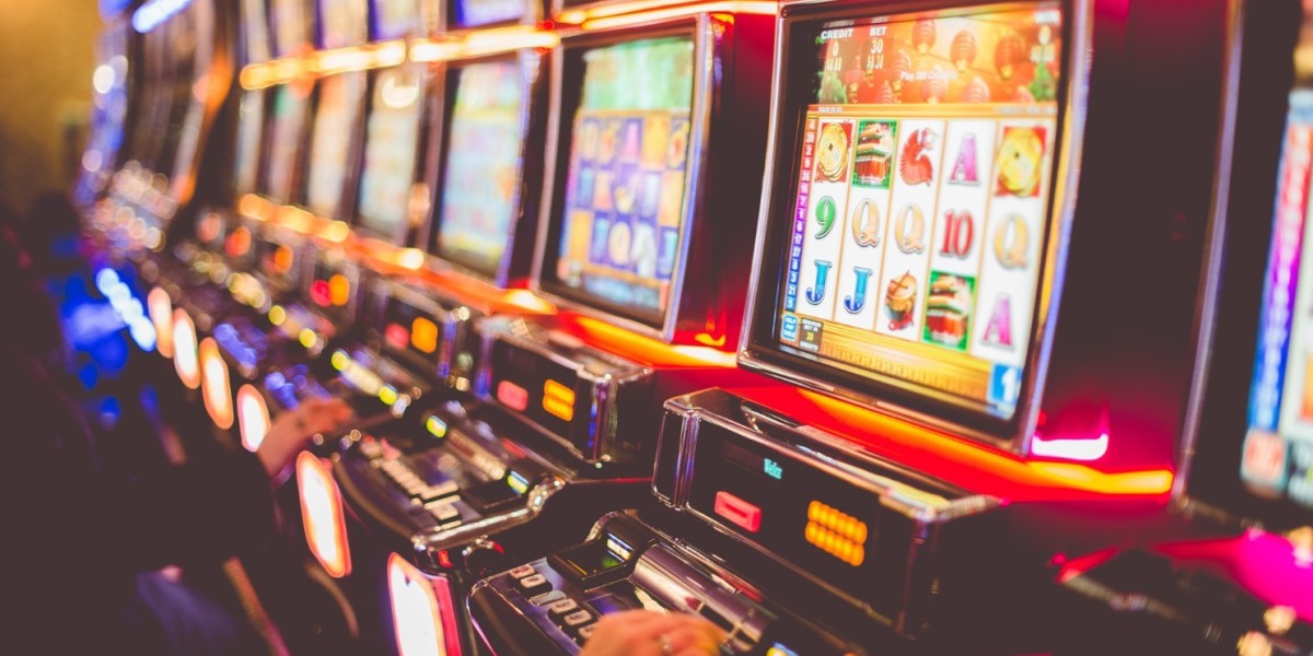 Experience the Thrills: Where to Play the Flaming Hot Slot