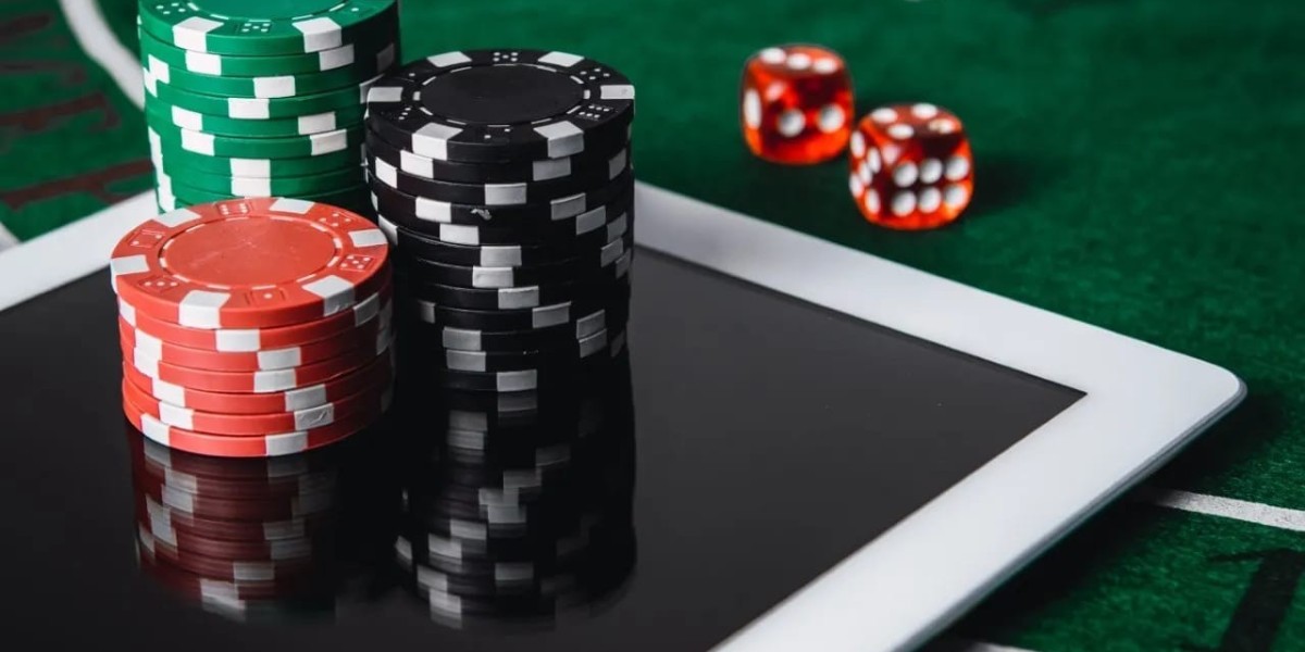 Benefits of Playing Online Poker