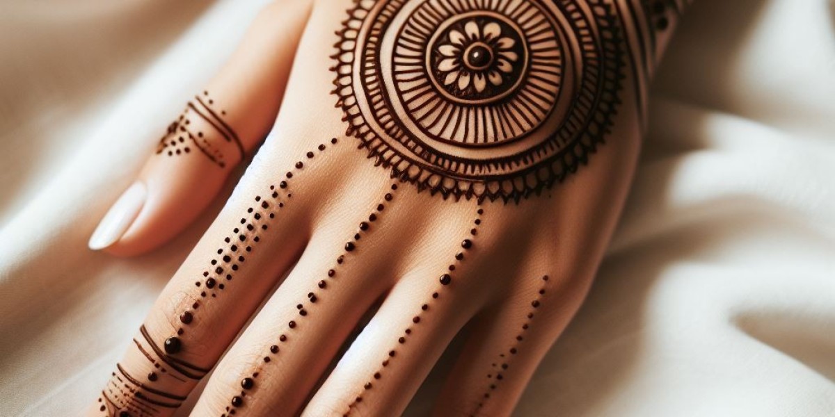 10 Simple Circular Mehndi Designs That You Can Draw Yourself at Home