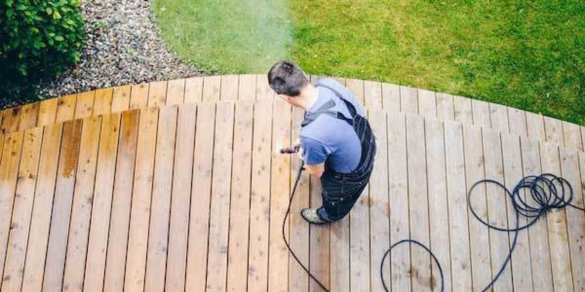 Deck Cleaning in Lancaster, OR