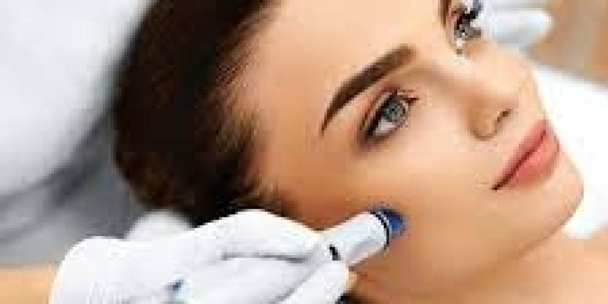 How HydraFacial improves skin texture and hydration